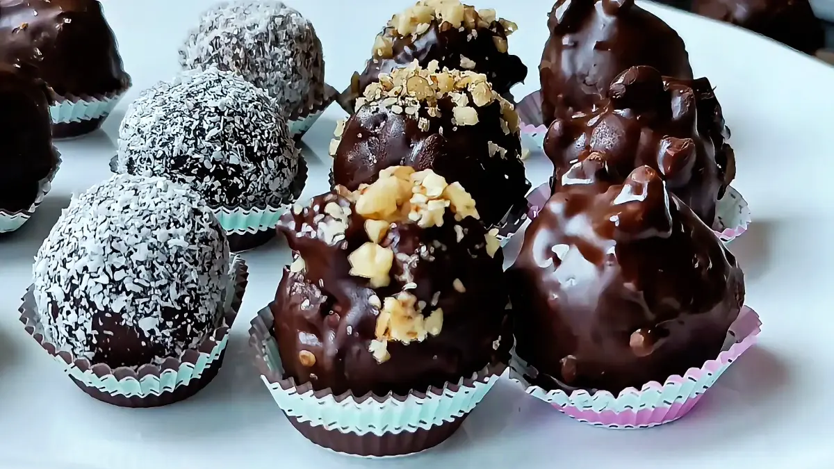 No-Bake Chocolate Balls – 3 Easy Toppings (Coconut, Walnut & Chocolate)