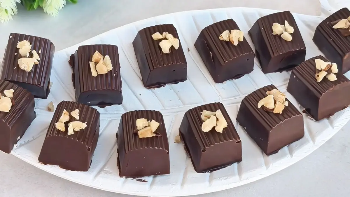 4-ingredient no-bake chocolate nut bites