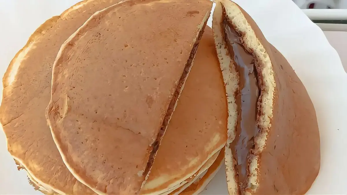 Easy & Delicious Fluffy Chocolate Stuffed Pancakes